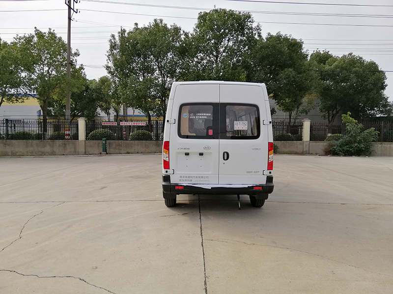 大通V80驗光、眼鏡車